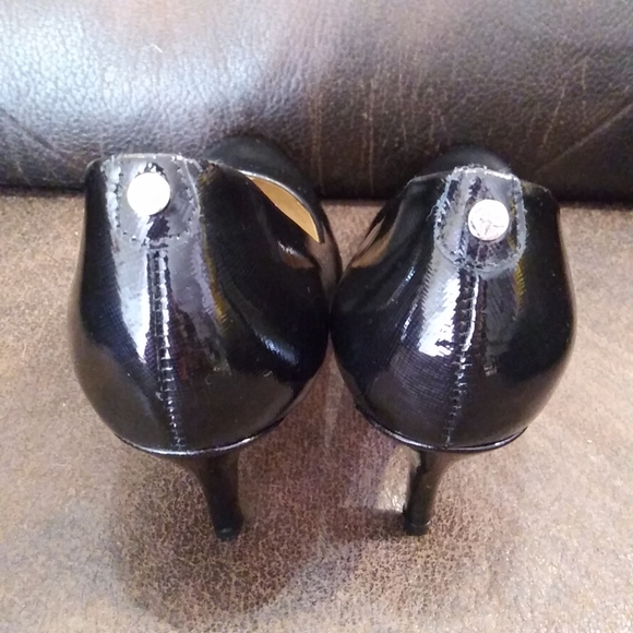 Antonio Melani Women's Black Patent leather Heels. Fallon Pumps Size 9M.Euc - Picture 8 of 8